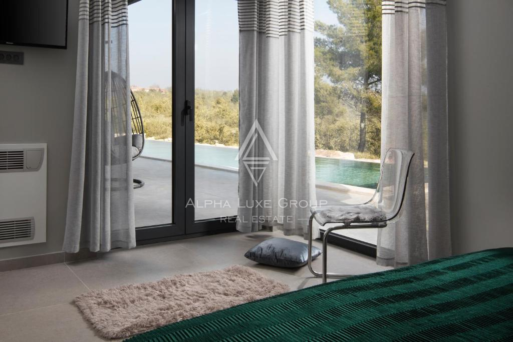 Istria, Vodnjan: Villa moderna con piscina