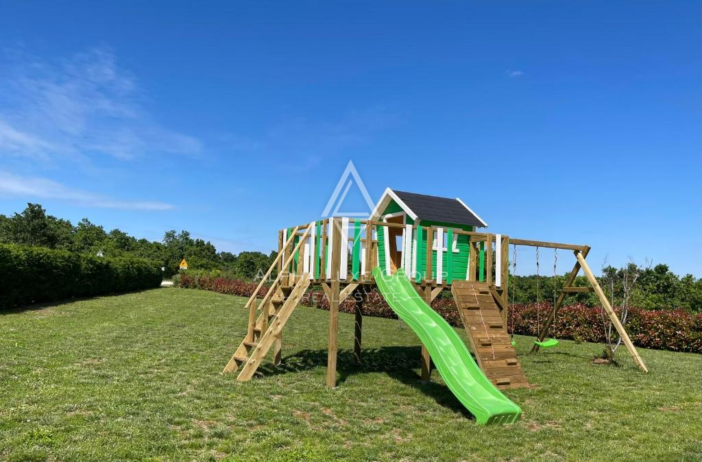 Istria, Vodnjan: Villa moderna con piscina