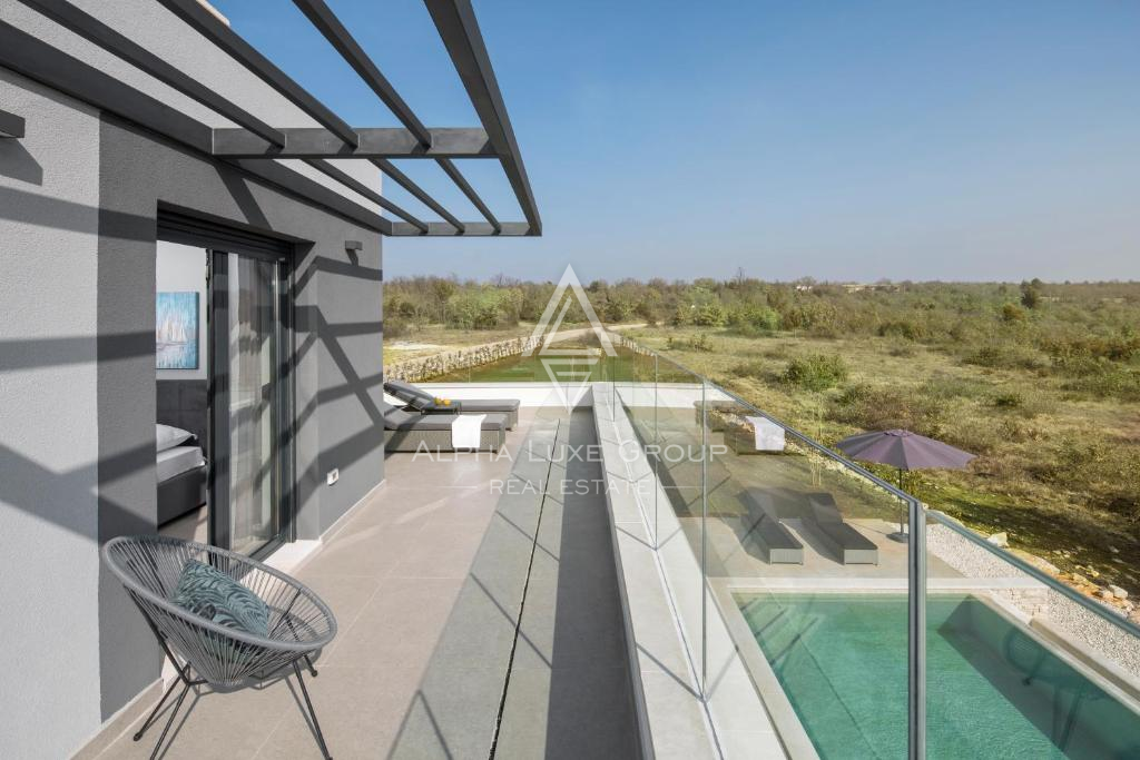 Istria, Vodnjan: Villa moderna con piscina