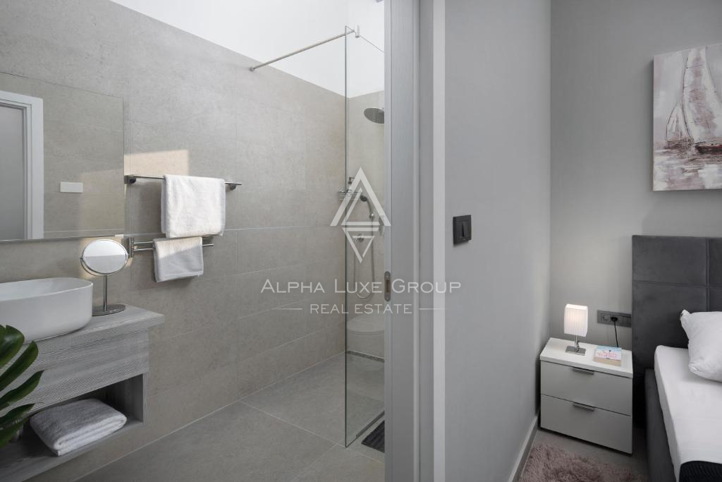 Istria, Vodnjan: Villa moderna con piscina