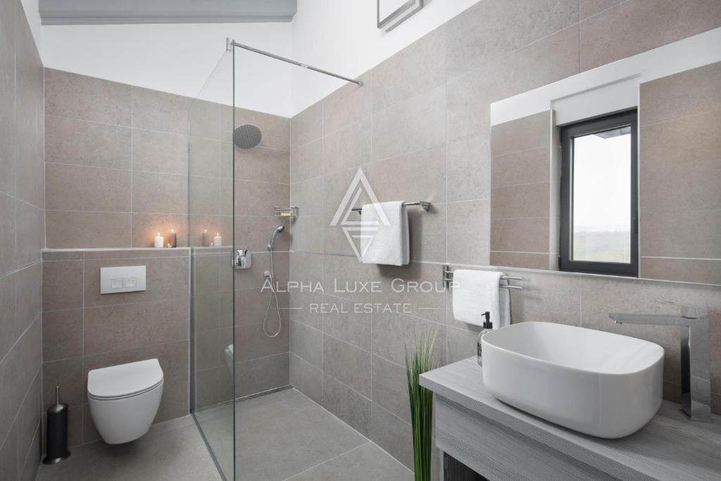 Istria, Vodnjan: Villa moderna con piscina