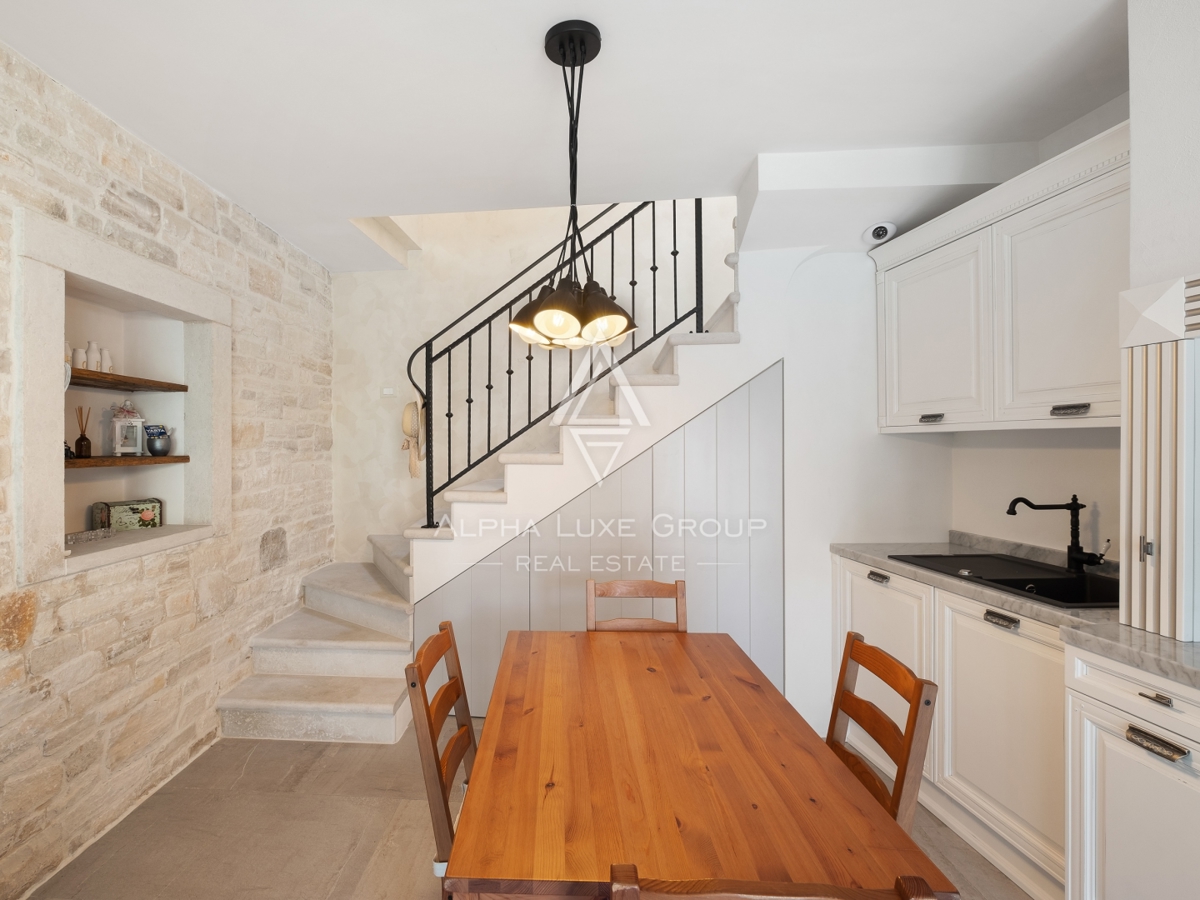 Istria, Novigrad – Casa ristrutturata vicino al mare