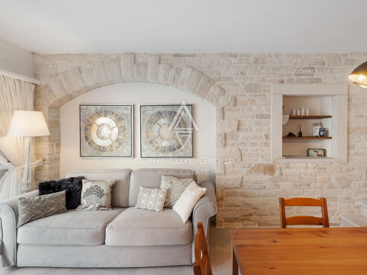 Istria, Novigrad – Casa ristrutturata vicino al mare