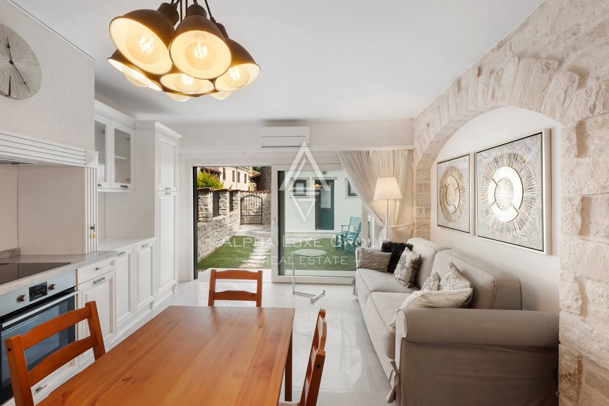 Istria, Novigrad – Casa ristrutturata vicino al mare