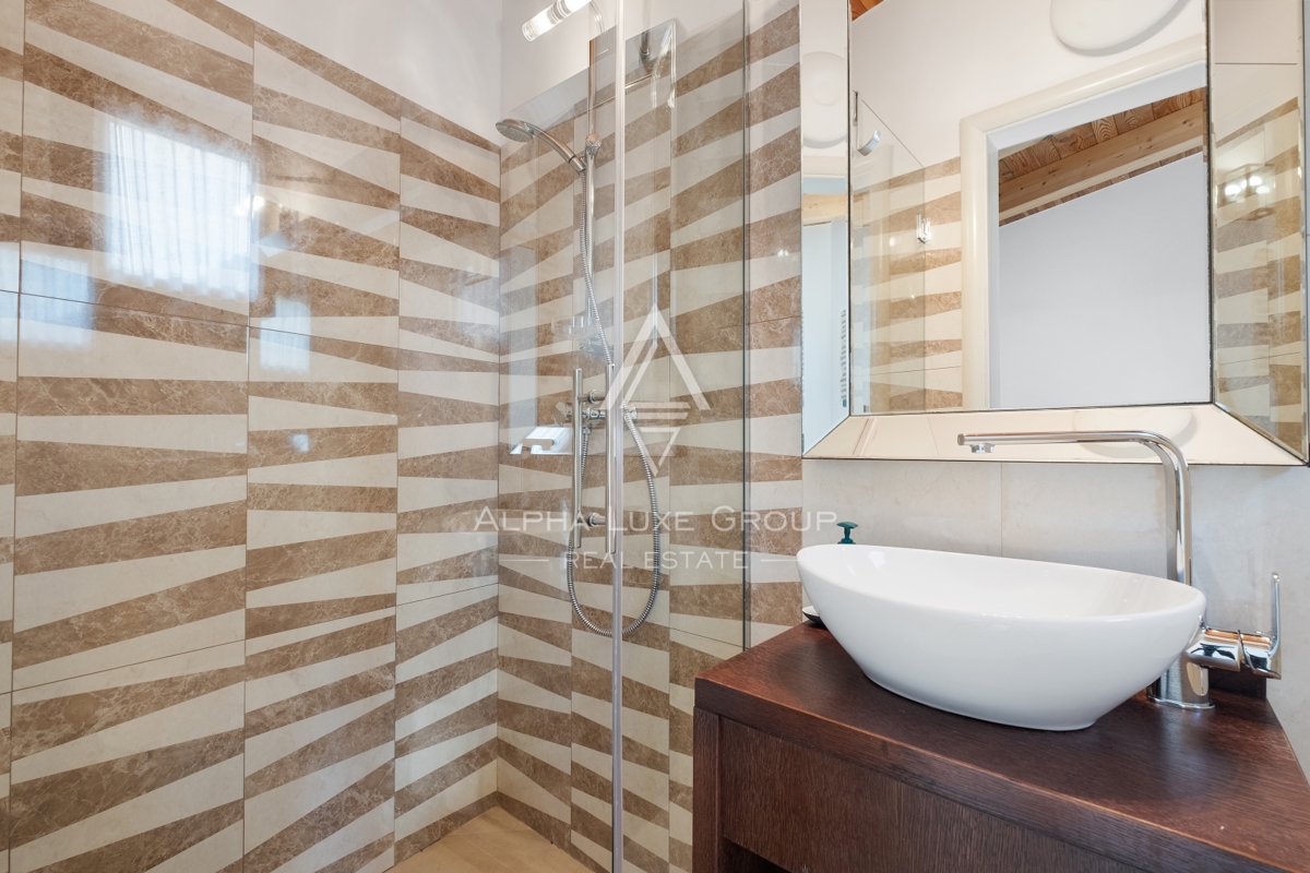 Istria, Novigrad – Casa ristrutturata vicino al mare