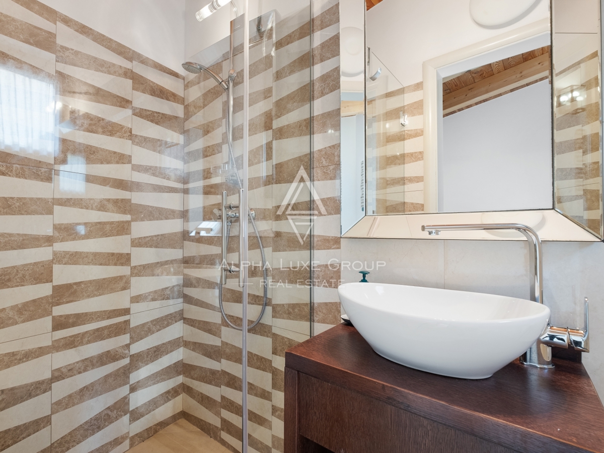 Istria, Novigrad – Casa ristrutturata vicino al mare