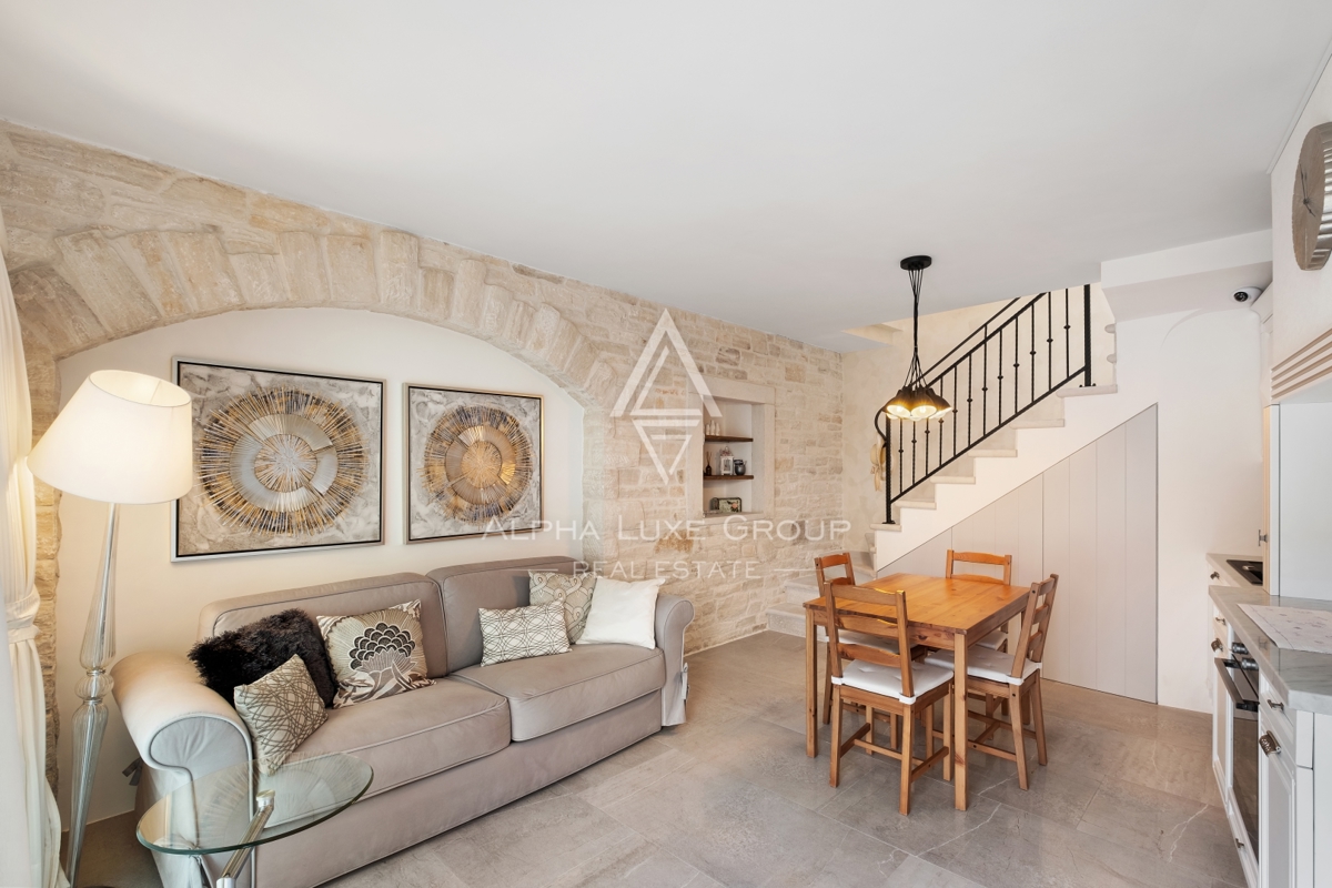 Istria, Novigrad – Casa ristrutturata vicino al mare