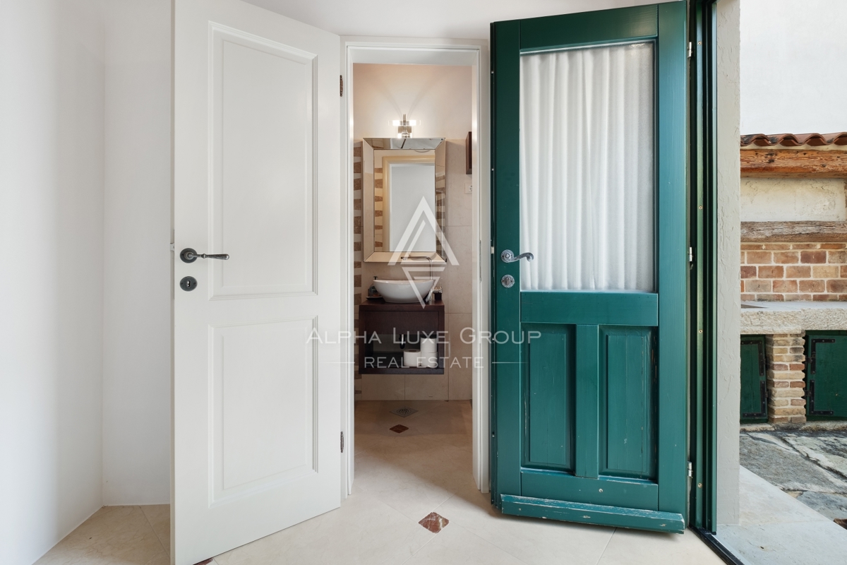 Istria, Novigrad – Casa ristrutturata vicino al mare