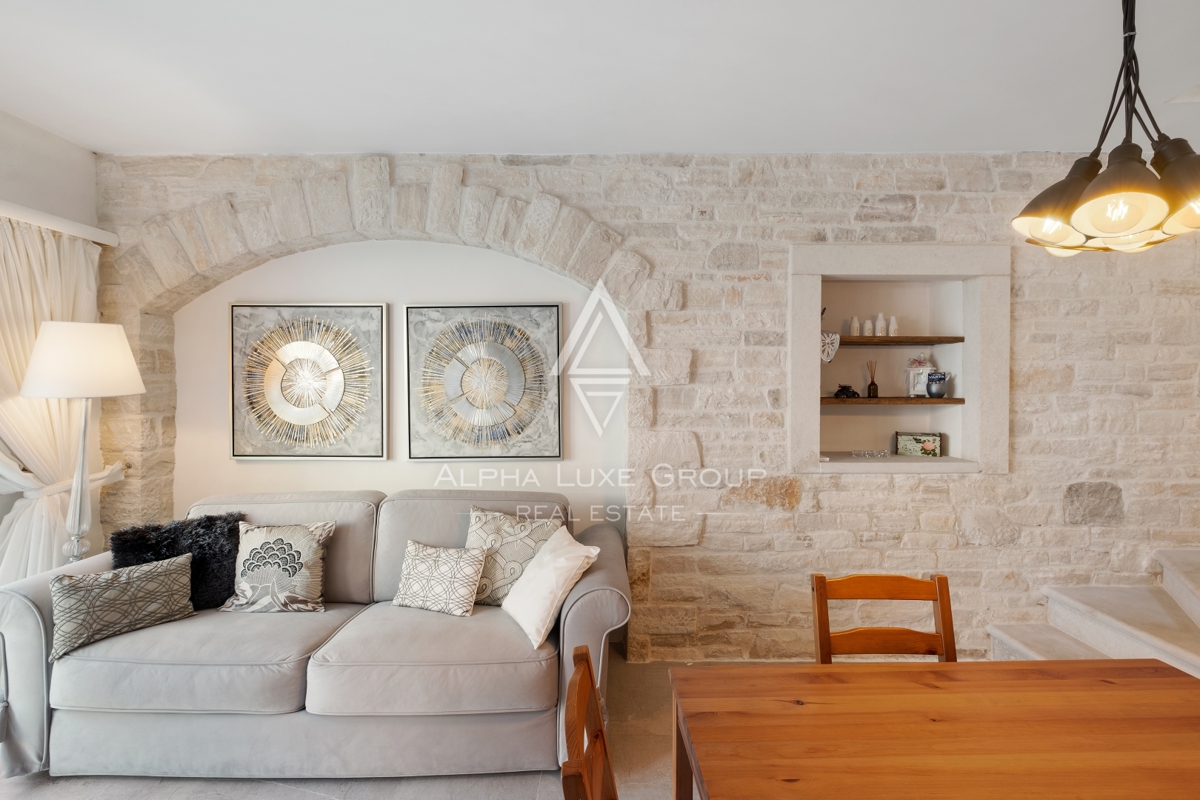 Istria, Novigrad – Casa ristrutturata vicino al mare