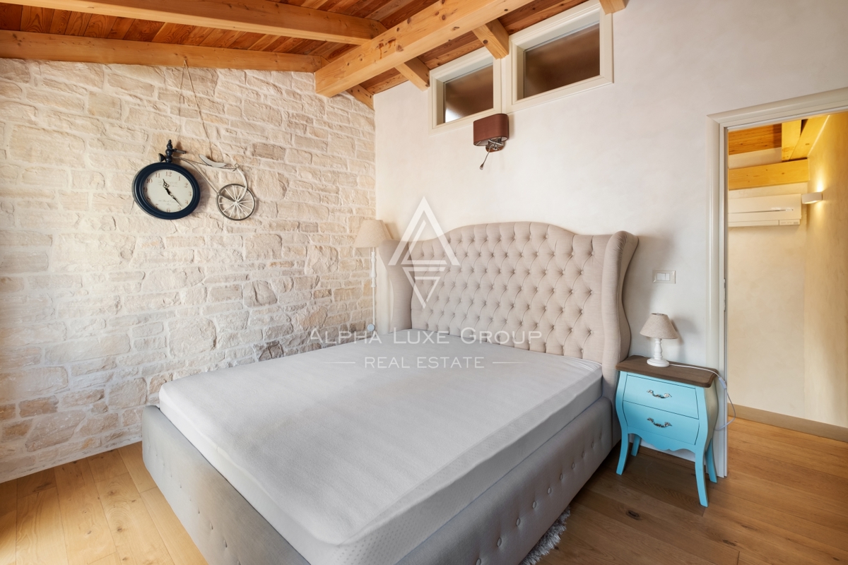 Istria, Novigrad – Casa ristrutturata vicino al mare