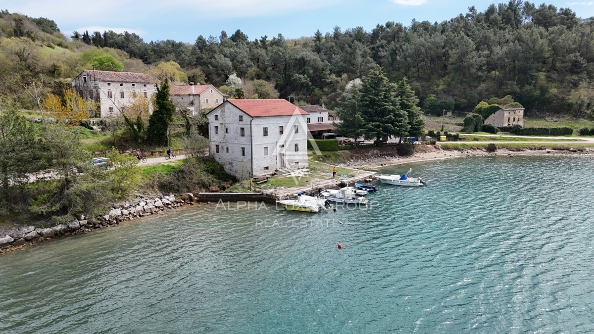 Istria, Torre: Progetto storico in pietra fronte mare