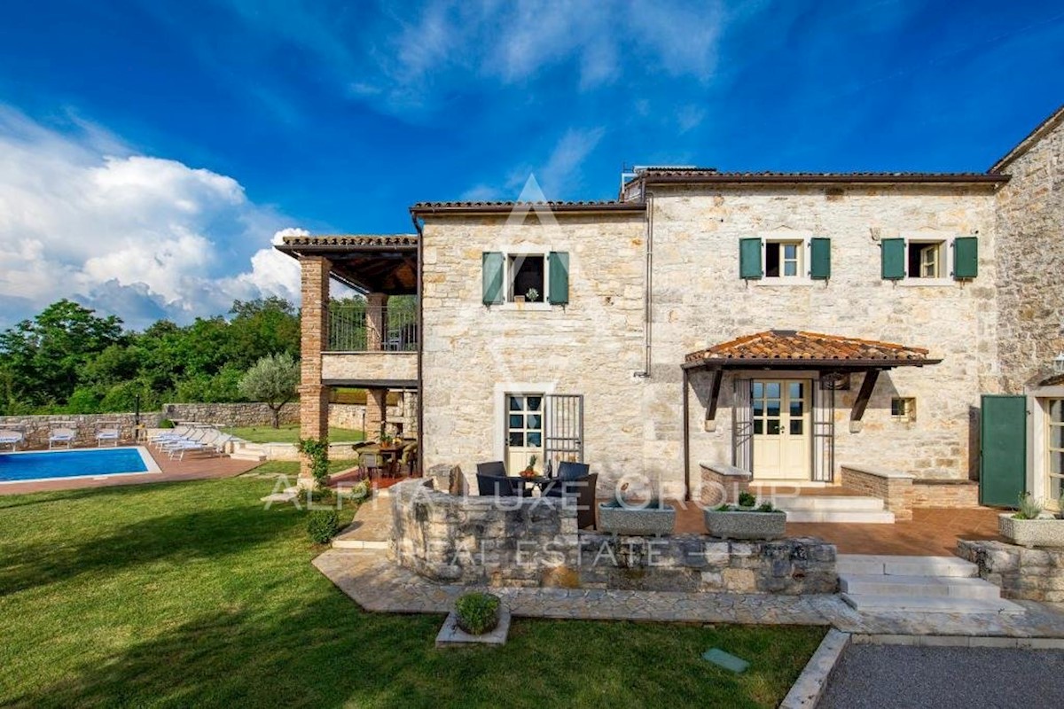 Villa rustica in pietra ristrutturata con piscina, Istria, Tinjan