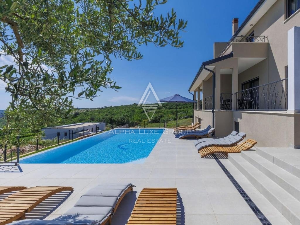 Istria, Novigrad – Splendida villa con vista panoramica sul mare in vendita