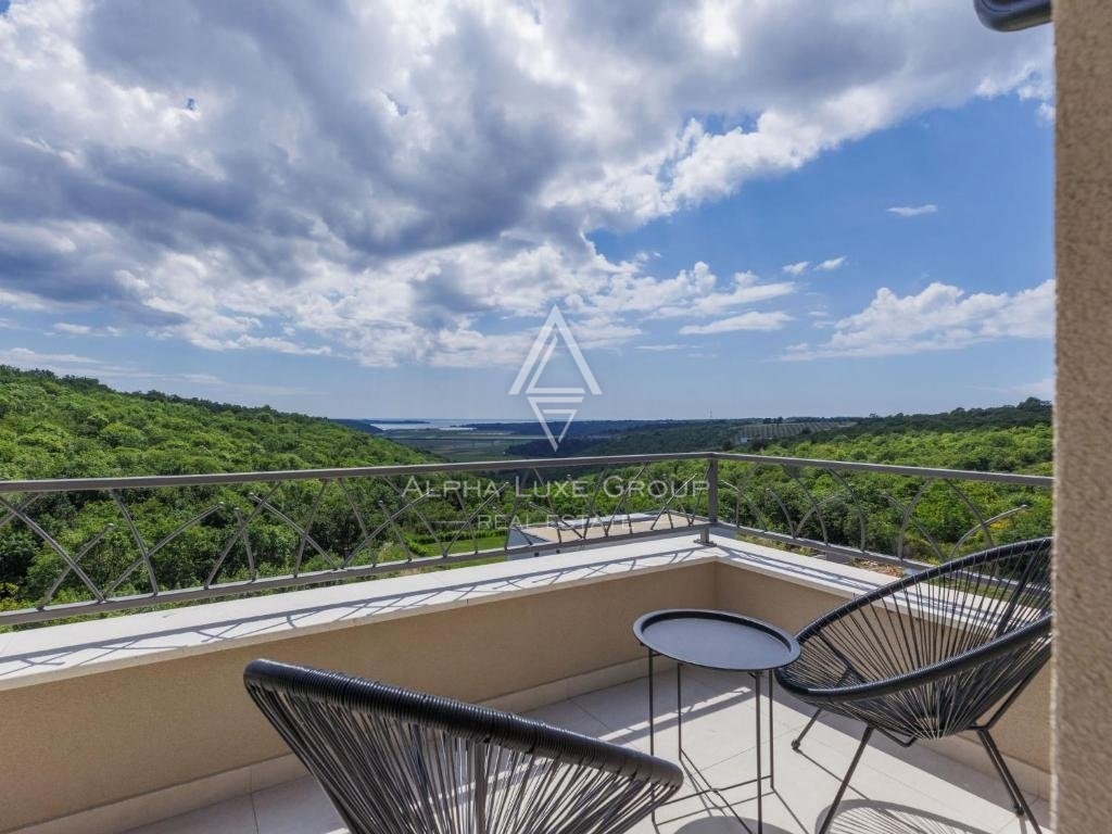 Istria, Novigrad – Splendida villa con vista panoramica sul mare in vendita