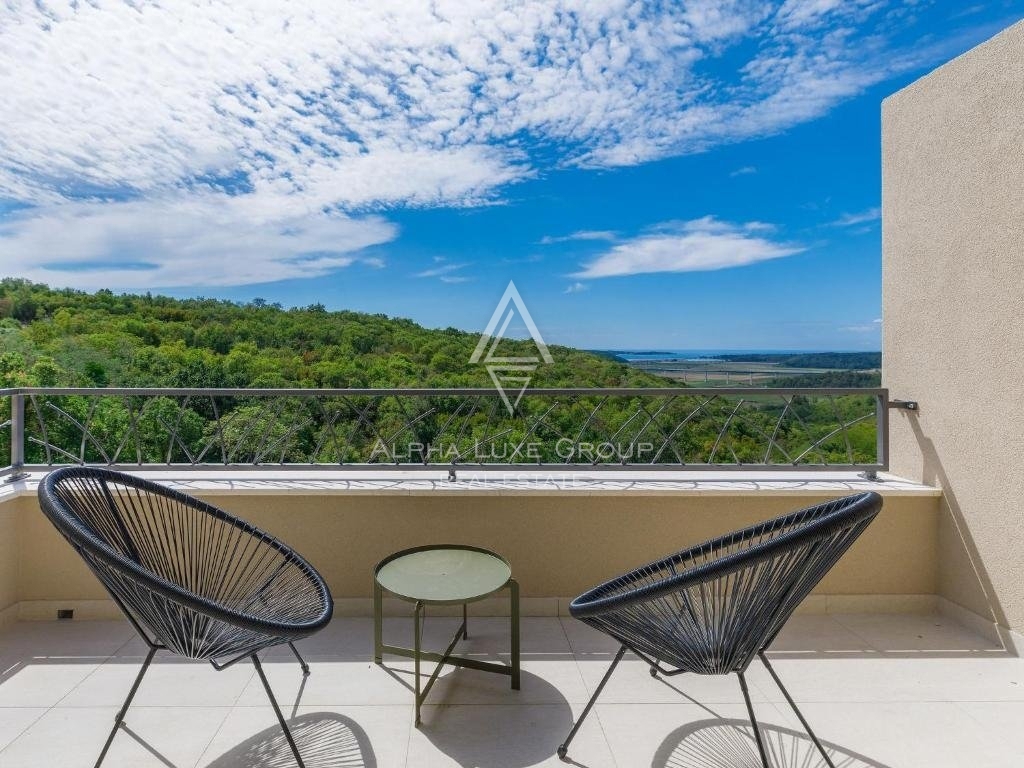 Istria, Novigrad – Splendida villa con vista panoramica sul mare in vendita