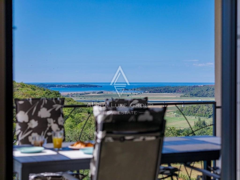 Istria, Novigrad – Splendida villa con vista panoramica sul mare in vendita