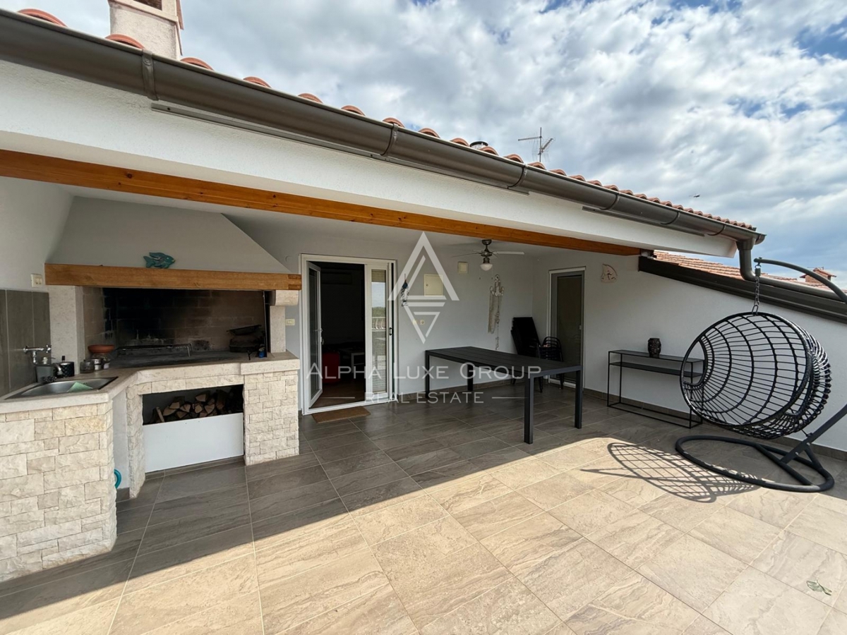 Istria, Valica, Due appartamenti con vista mare e ampia terrazza