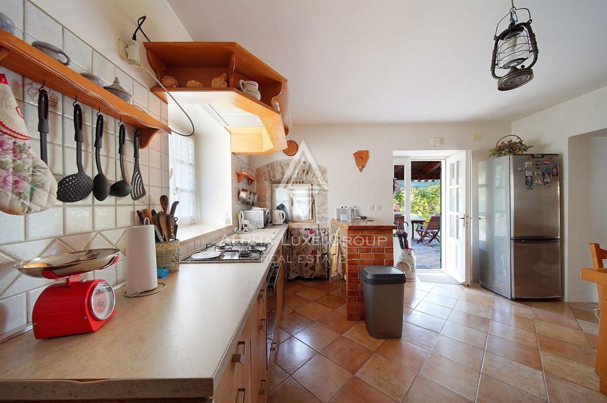 Istria, Žminj, Casa in pietra ristrutturata in un villaggio pittoresco