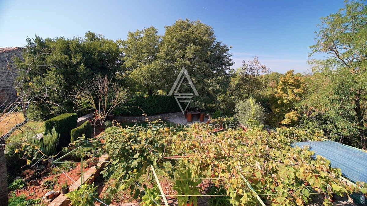 Istria, Žminj, Casa in pietra ristrutturata in un villaggio pittoresco