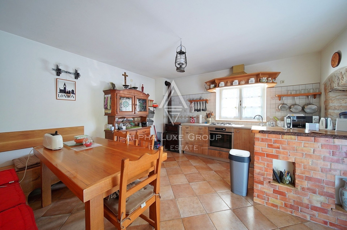 Istria, Žminj, Casa in pietra ristrutturata in un villaggio pittoresco