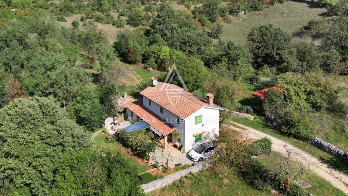 Istria, Žminj, Casa in pietra ristrutturata in un villaggio pittoresco