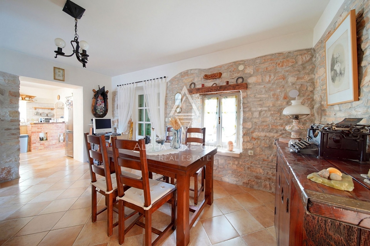 Istria, Žminj, Casa in pietra ristrutturata in un villaggio pittoresco