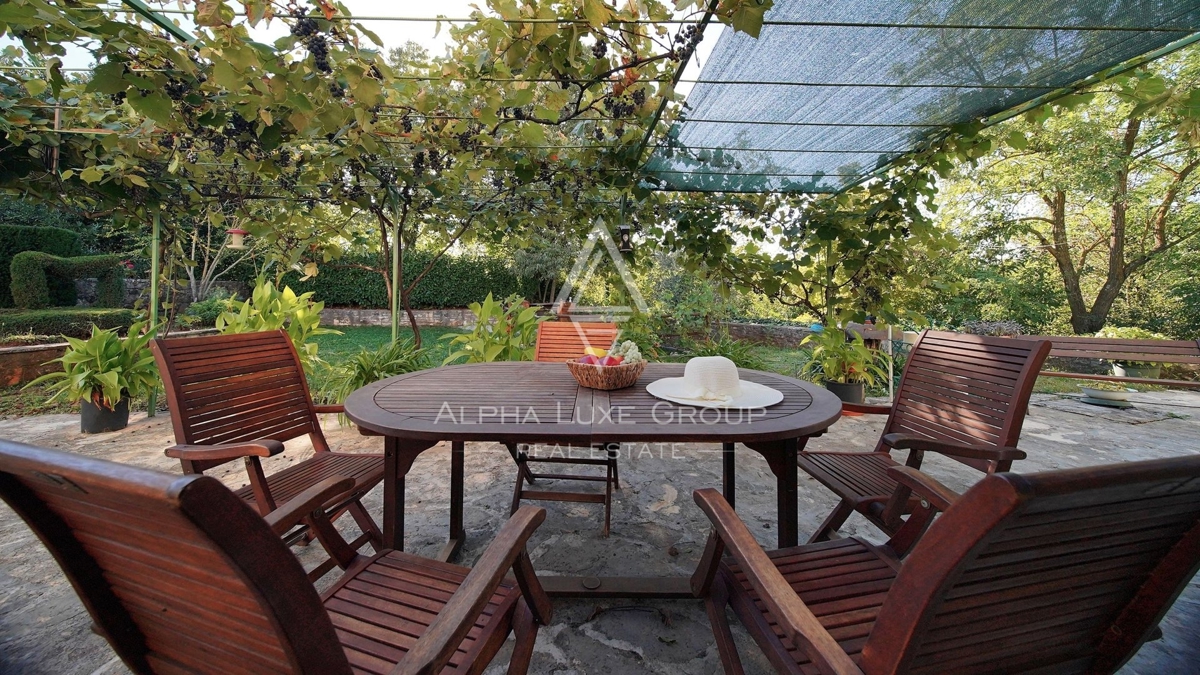 Istria, Žminj, Casa in pietra ristrutturata in un villaggio pittoresco