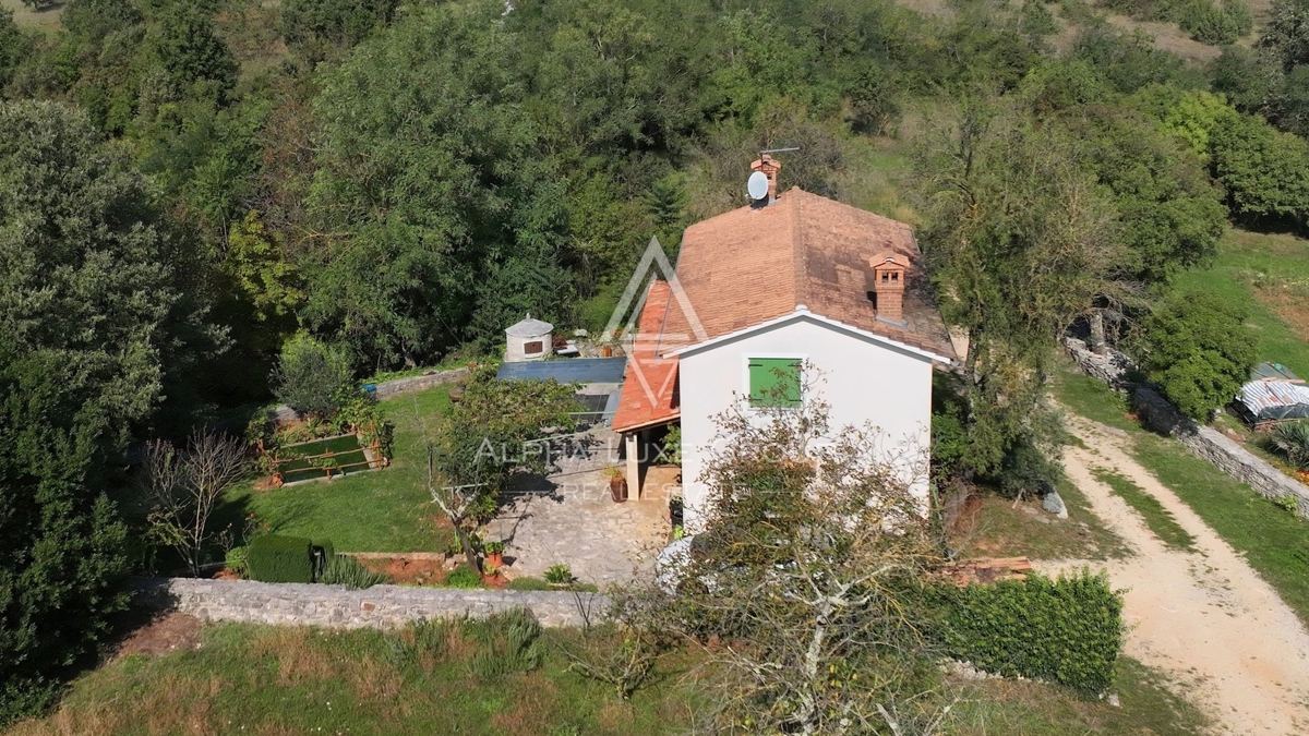 Istria, Žminj, Casa in pietra ristrutturata in un villaggio pittoresco
