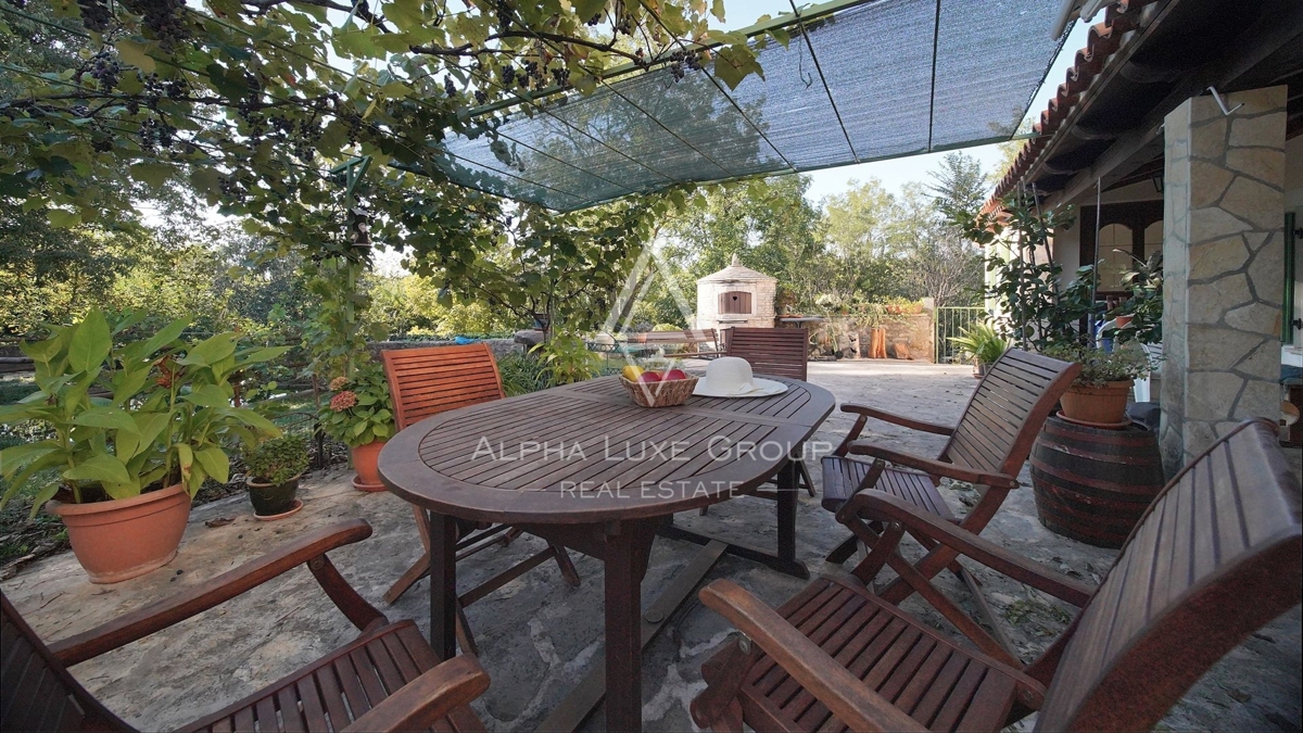 Istria, Žminj, Casa in pietra ristrutturata in un villaggio pittoresco