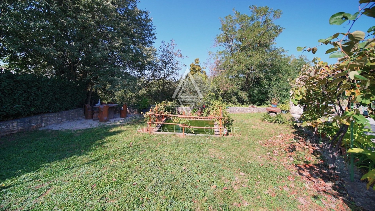 Istria, Žminj, Casa in pietra ristrutturata in un villaggio pittoresco