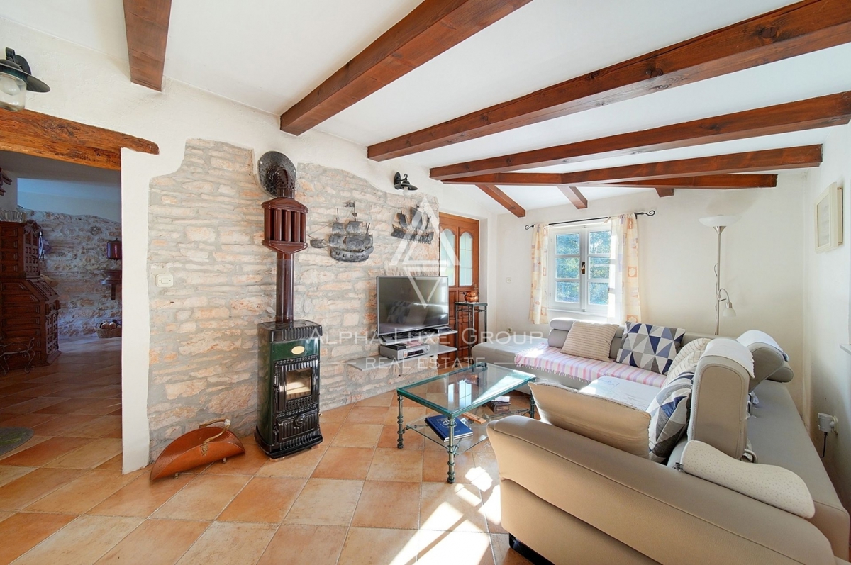 Istria, Žminj, Casa in pietra ristrutturata in un villaggio pittoresco