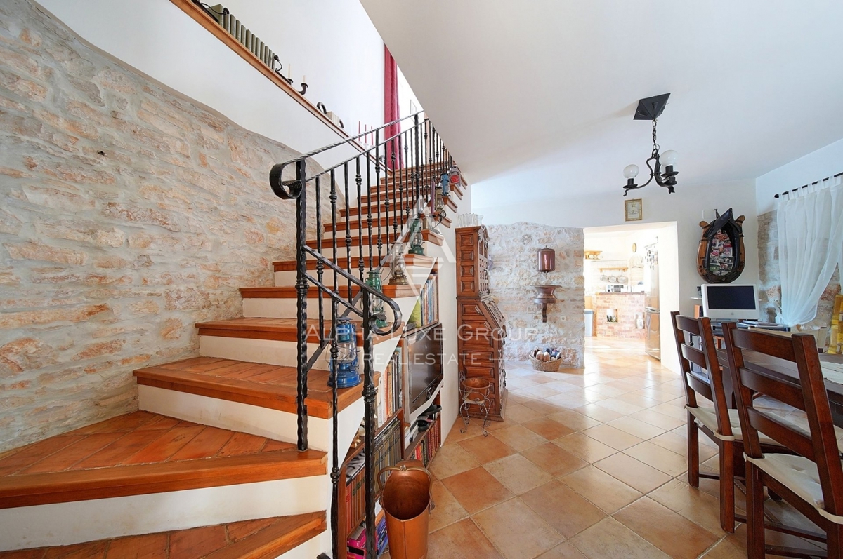 Istria, Žminj, Casa in pietra ristrutturata in un villaggio pittoresco