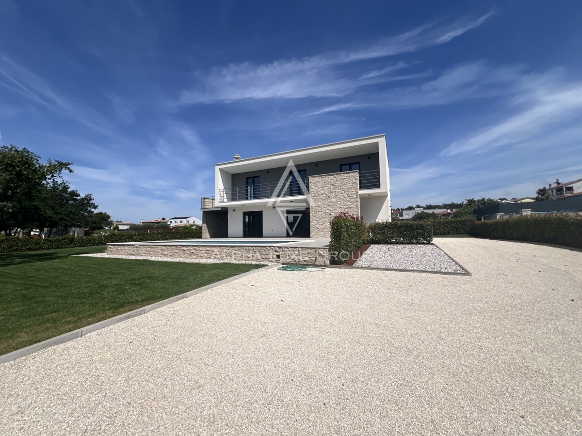 Poreč, Istria: Villa di nuova costruzione vicino alla città e alla costa
