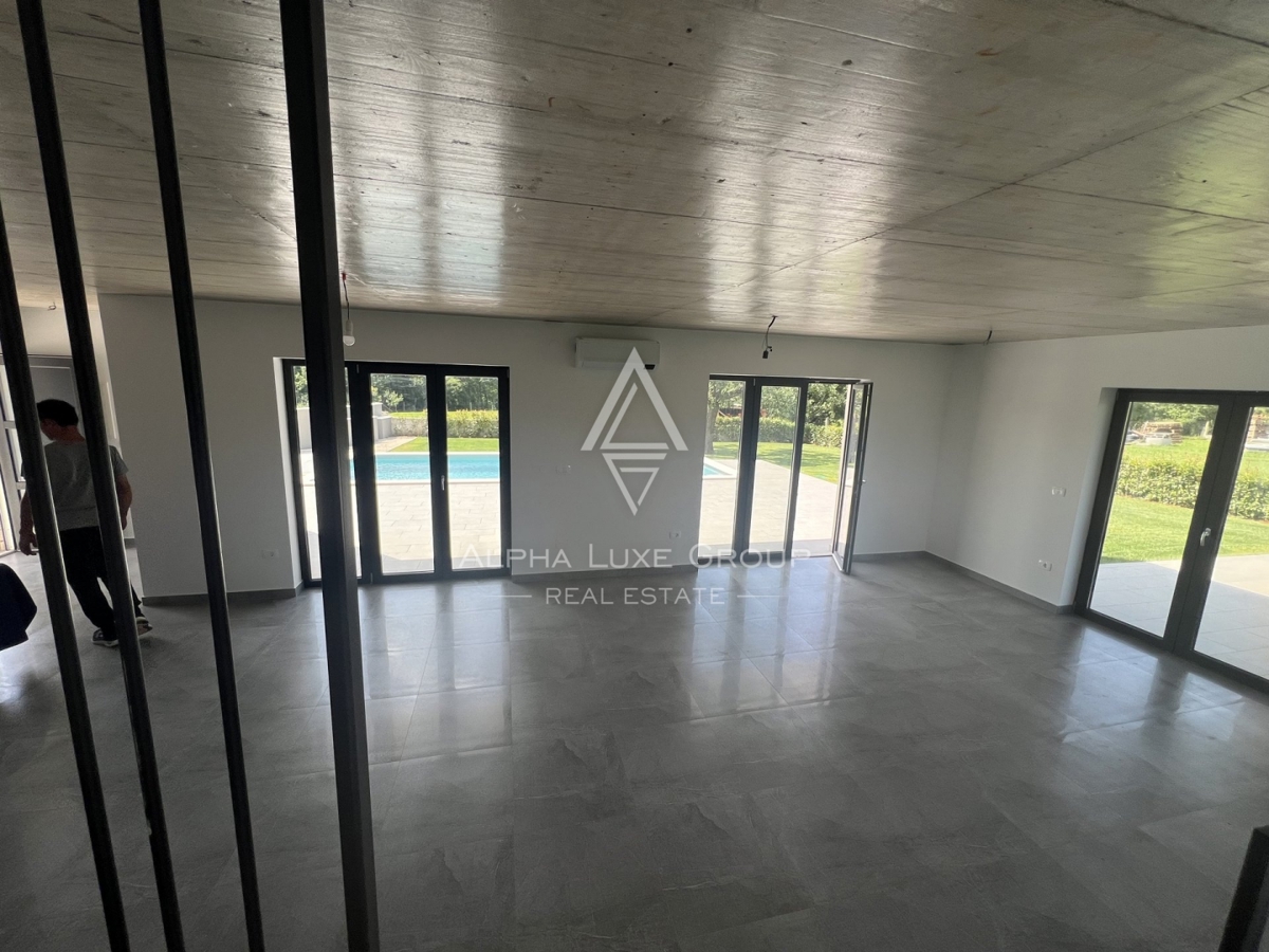 Poreč, Istria: Villa di nuova costruzione vicino alla città e alla costa