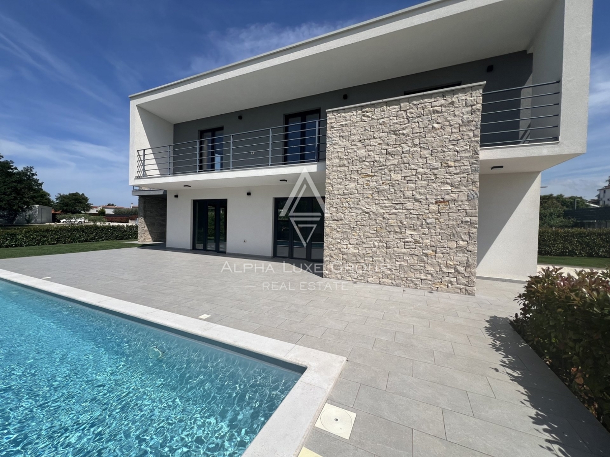 Poreč, Istria: Villa di nuova costruzione vicino alla città e alla costa