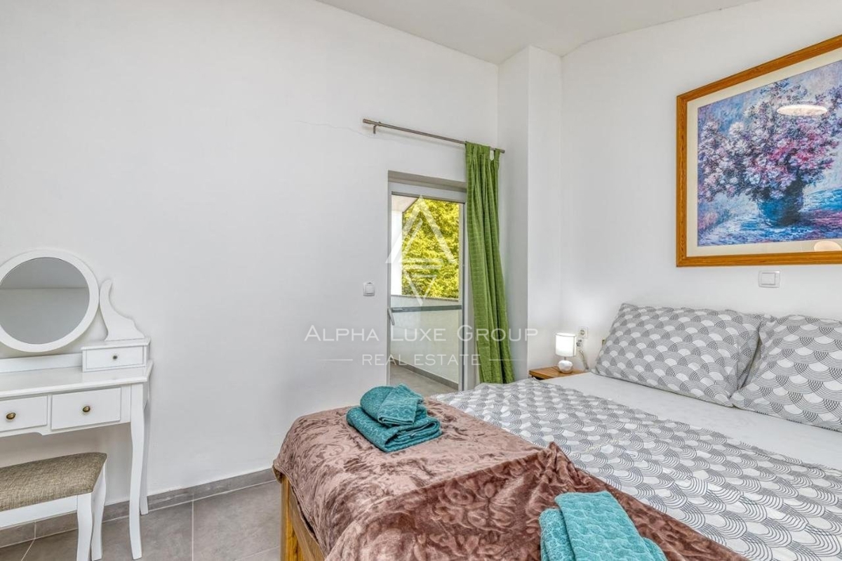 Poreč: Eccezionale coppia di duplex con piscine private in vendita