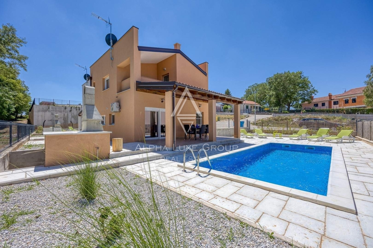 Poreč: Eccezionale coppia di duplex con piscine private in vendita