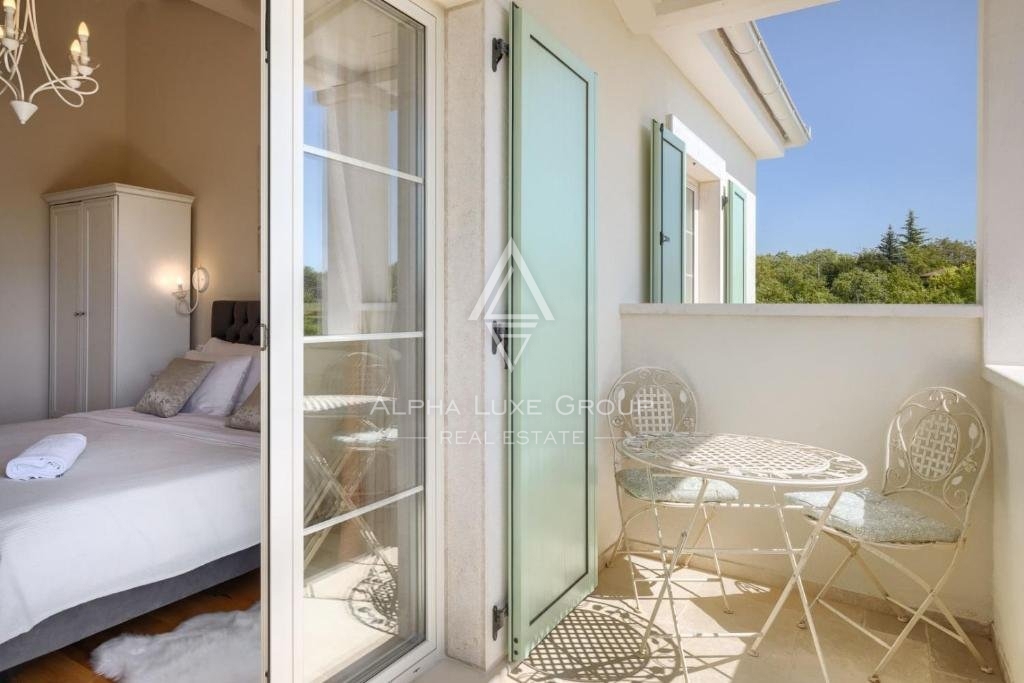Vicinanze di Poreč: Incantevole villa in pietra con eleganza moderna