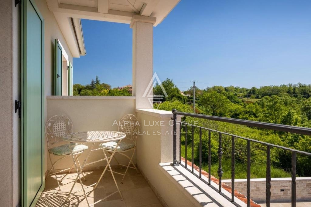 Vicinanze di Poreč: Incantevole villa in pietra con eleganza moderna