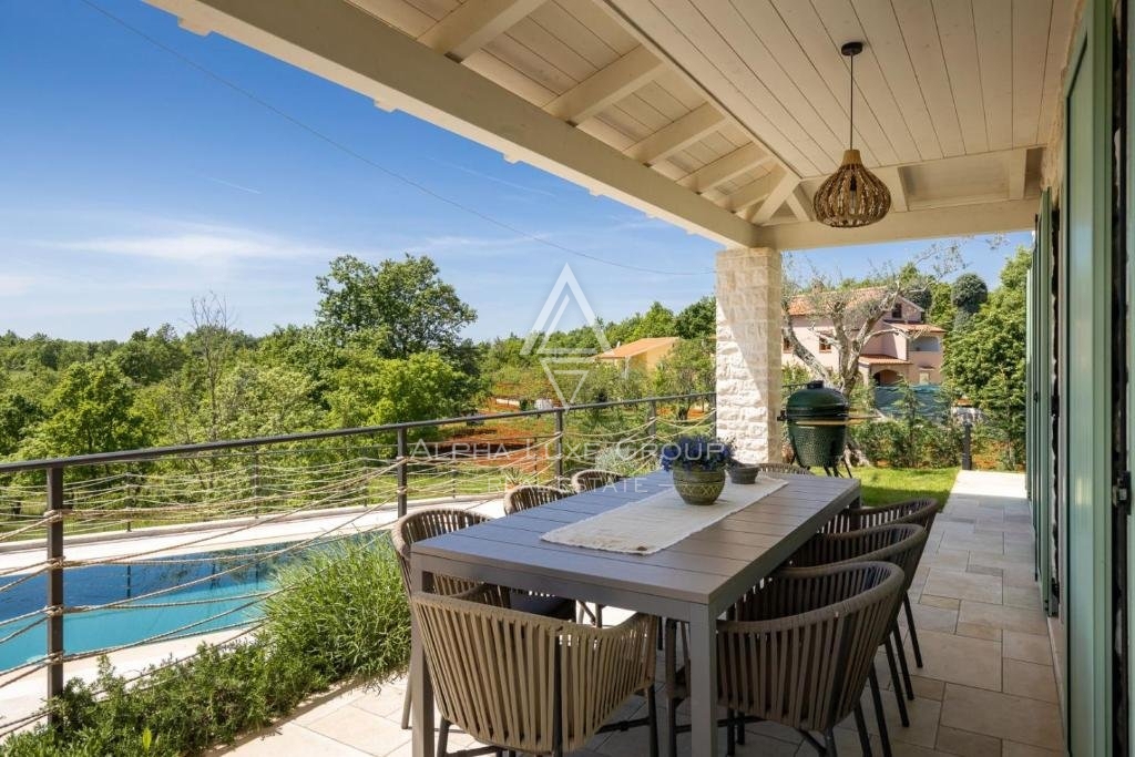 Vicinanze di Poreč: Incantevole villa in pietra con eleganza moderna