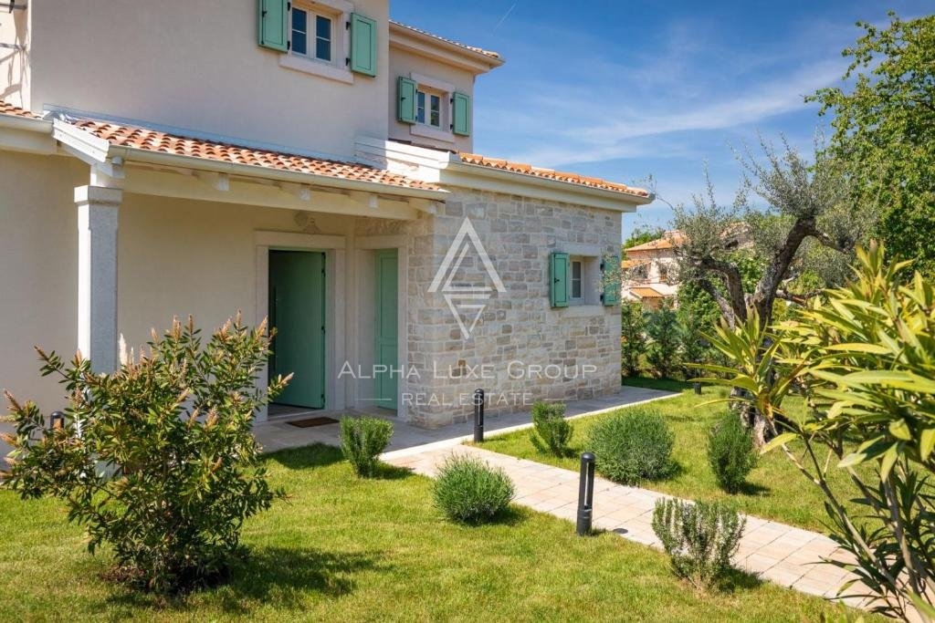 Vicinanze di Poreč: Incantevole villa in pietra con eleganza moderna