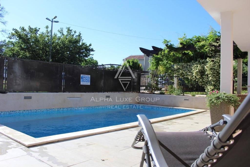 Momjan, Istria - Storica casa di pietra con piscina