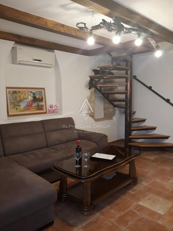 Momjan, Istria - Storica casa di pietra con piscina