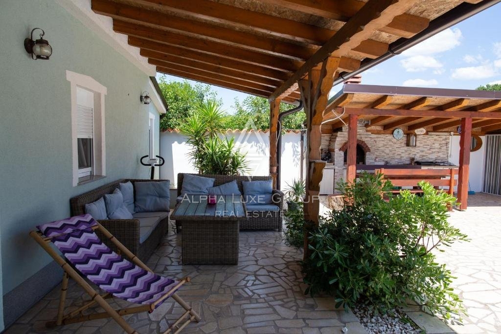 Pomer, Istria: Splendida casa vicino al mare in vendita