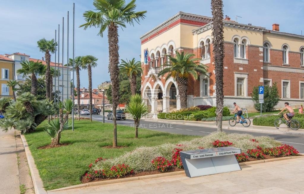 Villa in pietra modernizzata a Lovreč, Istria: Un'oasi di serenità dal fascino tradizionale