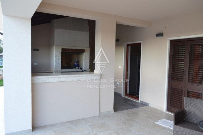 Istria, Svetvinčenat: Stupenda villa con ampio giardino