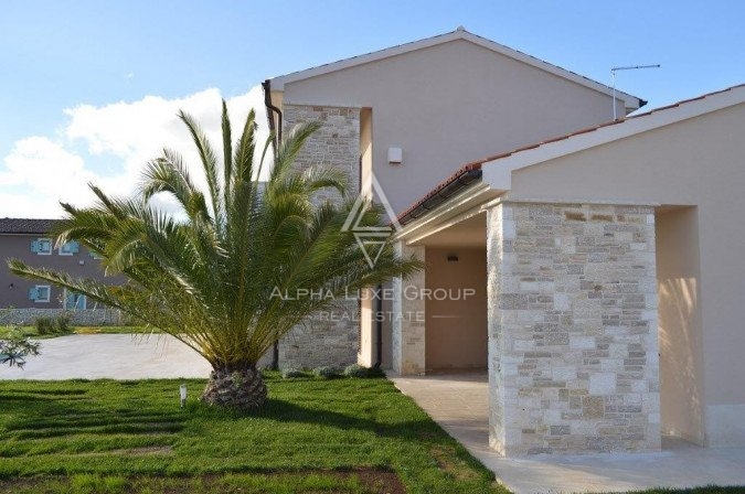 Istria, Svetvinčenat: Stupenda villa con ampio giardino