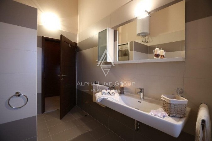 Istria, Svetvinčenat: Stupenda villa con ampio giardino