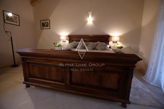 Istria, Svetvinčenat: Stupenda villa con ampio giardino