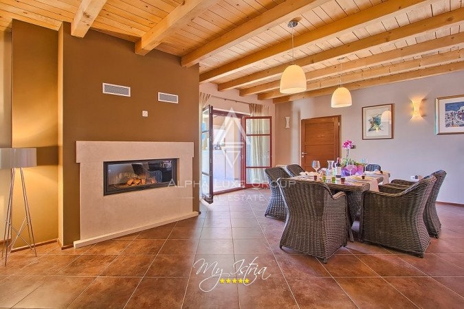 Istria, Svetvinčenat: Stupenda villa con ampio giardino